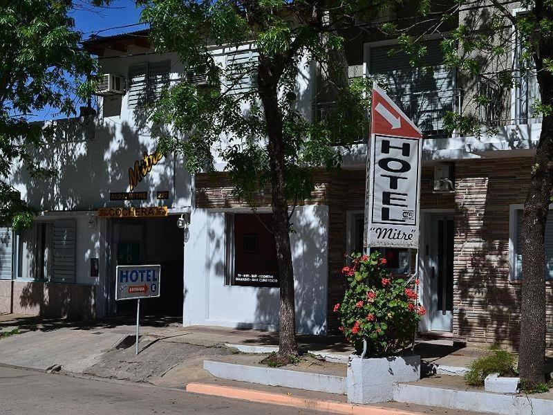 Hotel Mitre Чивилкой Екстериор снимка