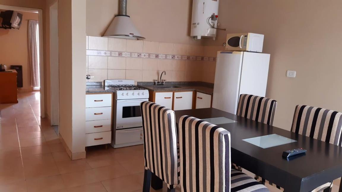 Hotel Mitre Чивилкой Екстериор снимка